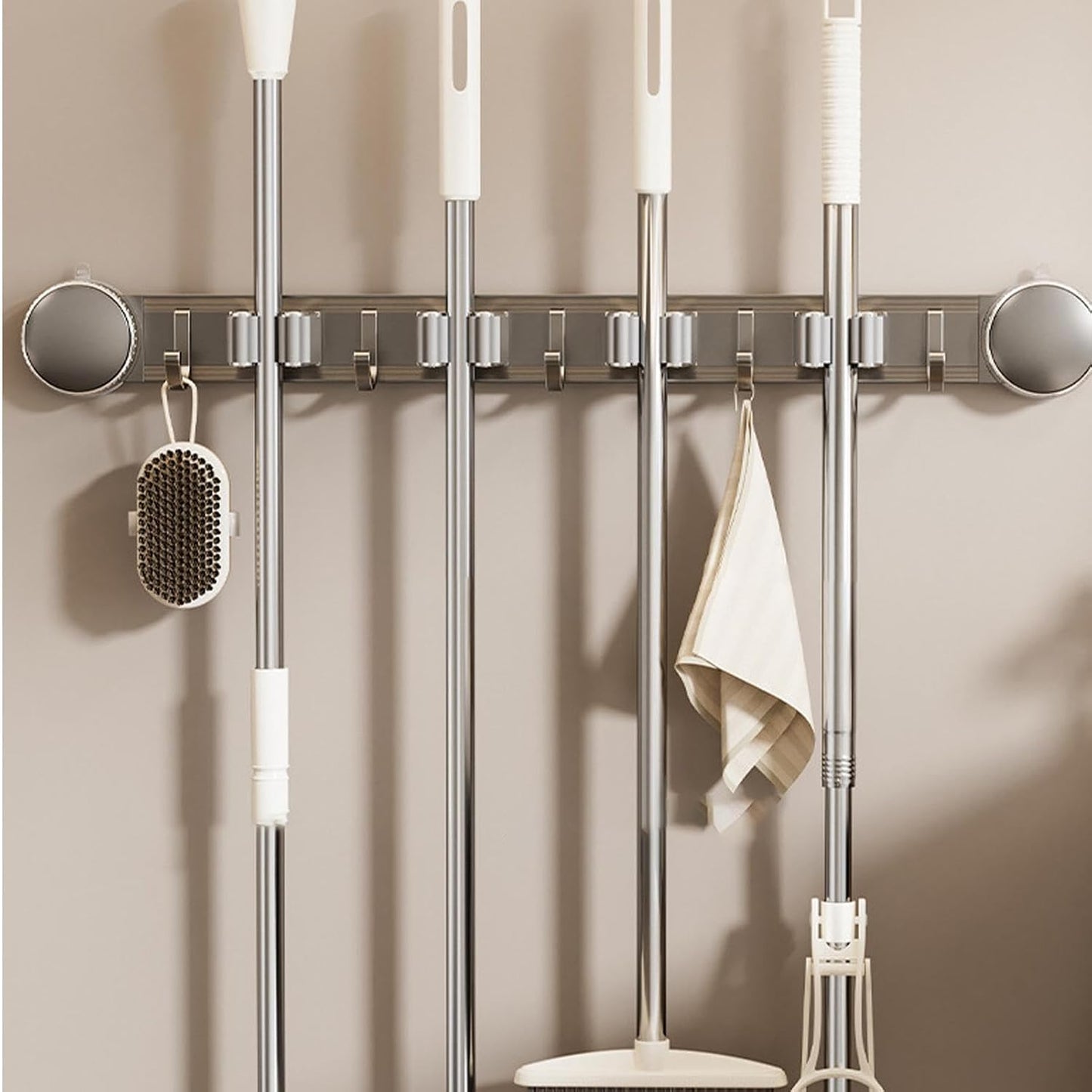 GENERIC Support Pour Balai | Ventouse Robuste Antirouille | Porte-outils De Nettoyage Domestique – Pour Maison, Dortoir, Appartement, Chambre, Salon, Salle De Bain